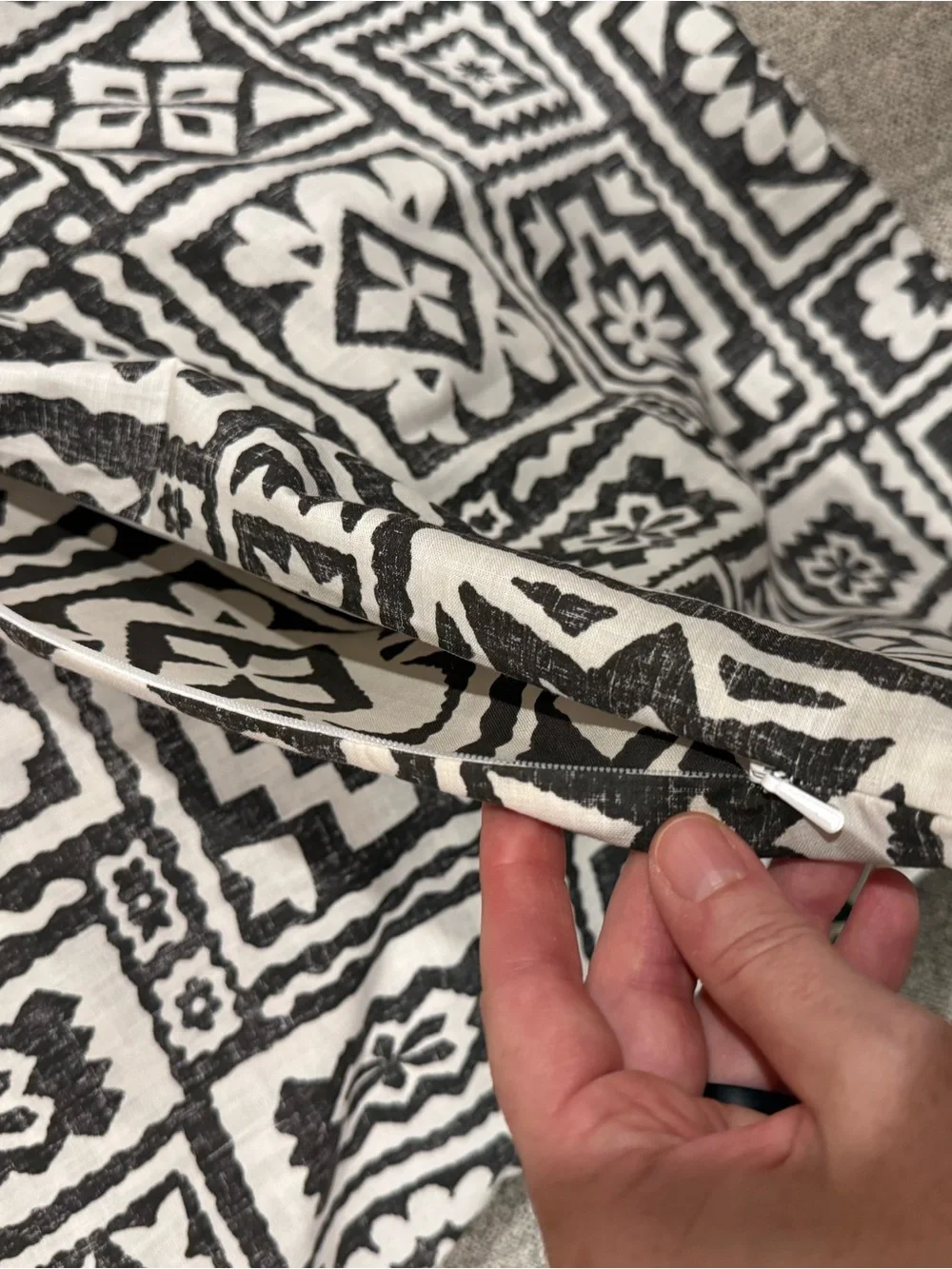 Reyn Spooner pillowcases, set of 2. Black and white.